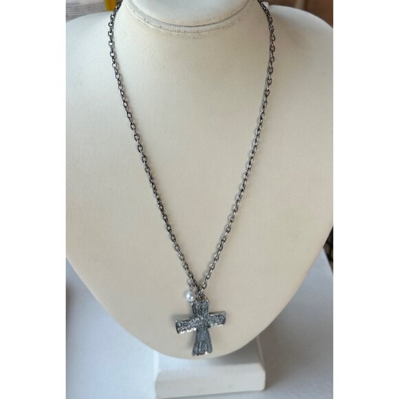 Amber Fashion Brand Silver Cross Fashion Jewelry Necklace 12.75" Height (NEW) - Picture 2 of 9